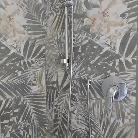 Orchidea Stazione Πανσιόν