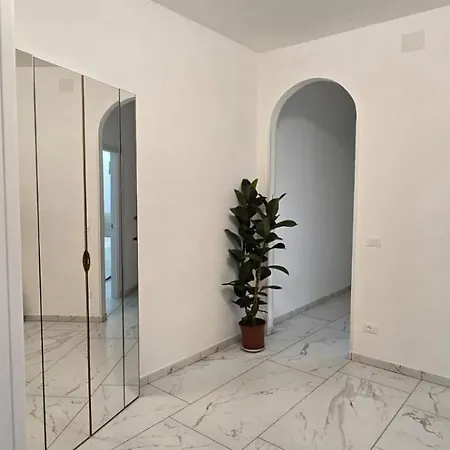 Orchidea Stazione Πανσιόν