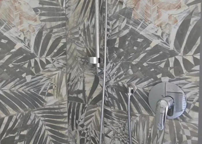 Orchidea Stazione בית הארחה