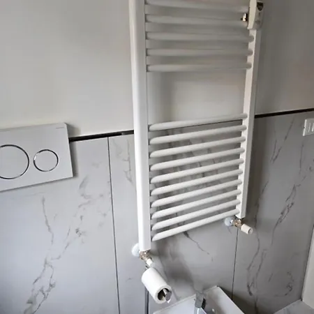 Orchidea Stazione ゲストハウス ボローニャ